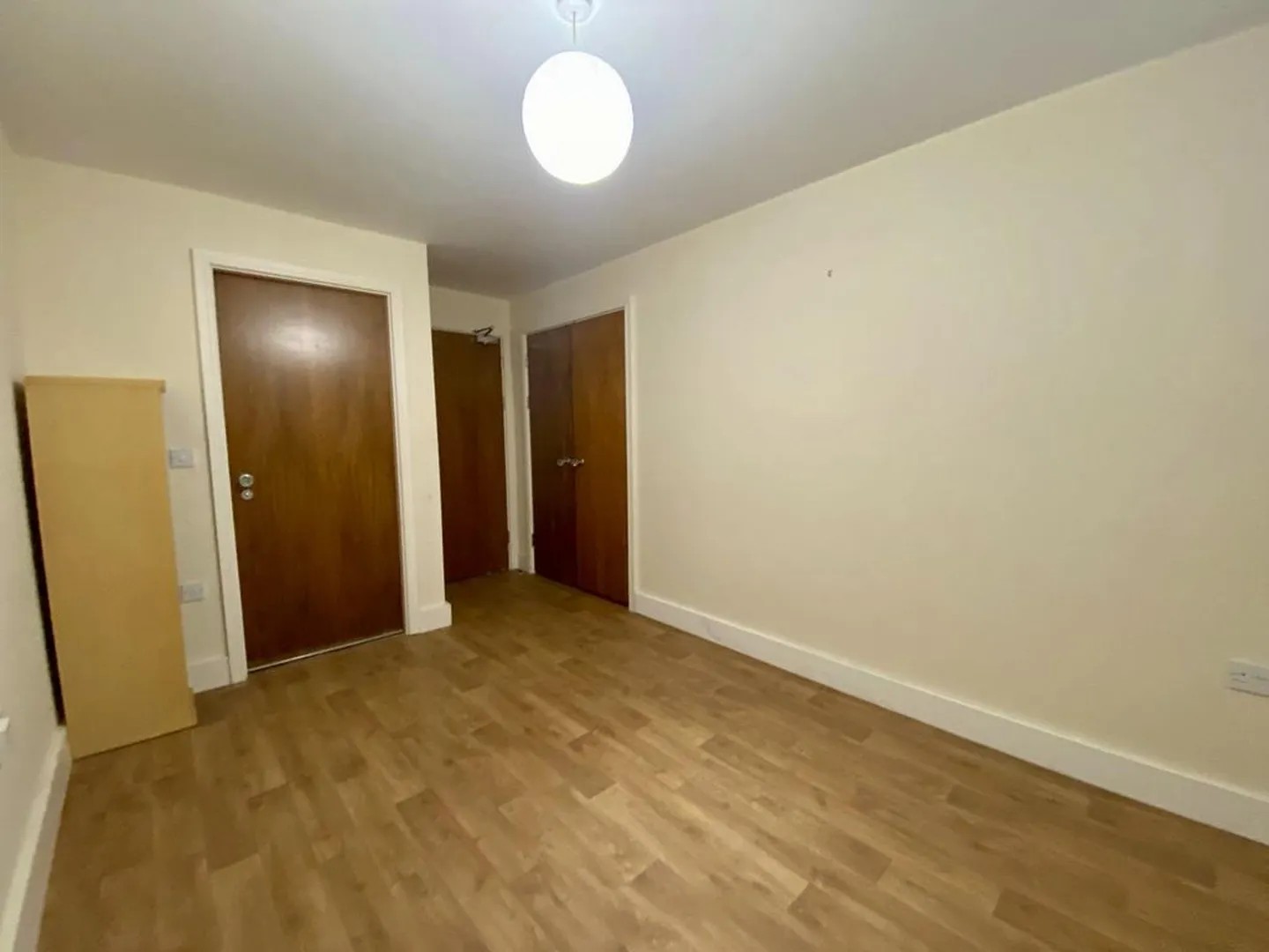 2-rooms-house-of-54m2-in-cardiff-6a17e505685a8