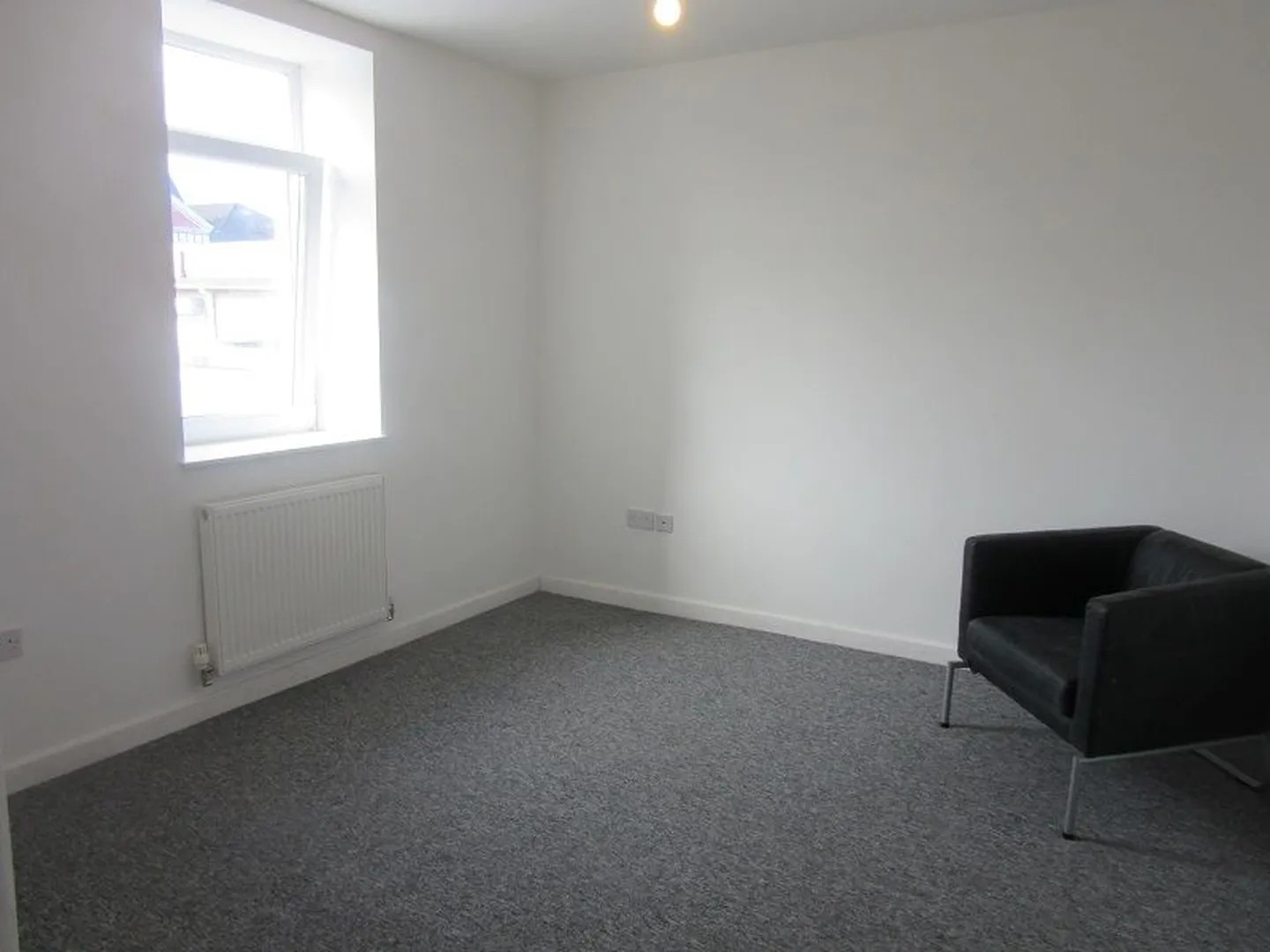 2-rooms-house-of-37m2-in-swansea-6a17e364714b6