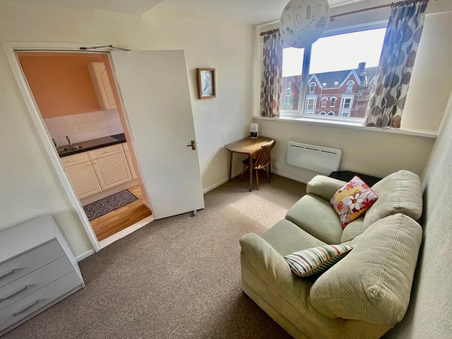 1-room-flat-of-31m2-in-swansea-6a17e1ddbd6c7