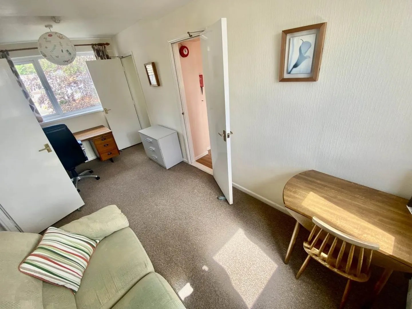 1-room-flat-of-31m2-in-swansea-6a17e1ddbc6e0