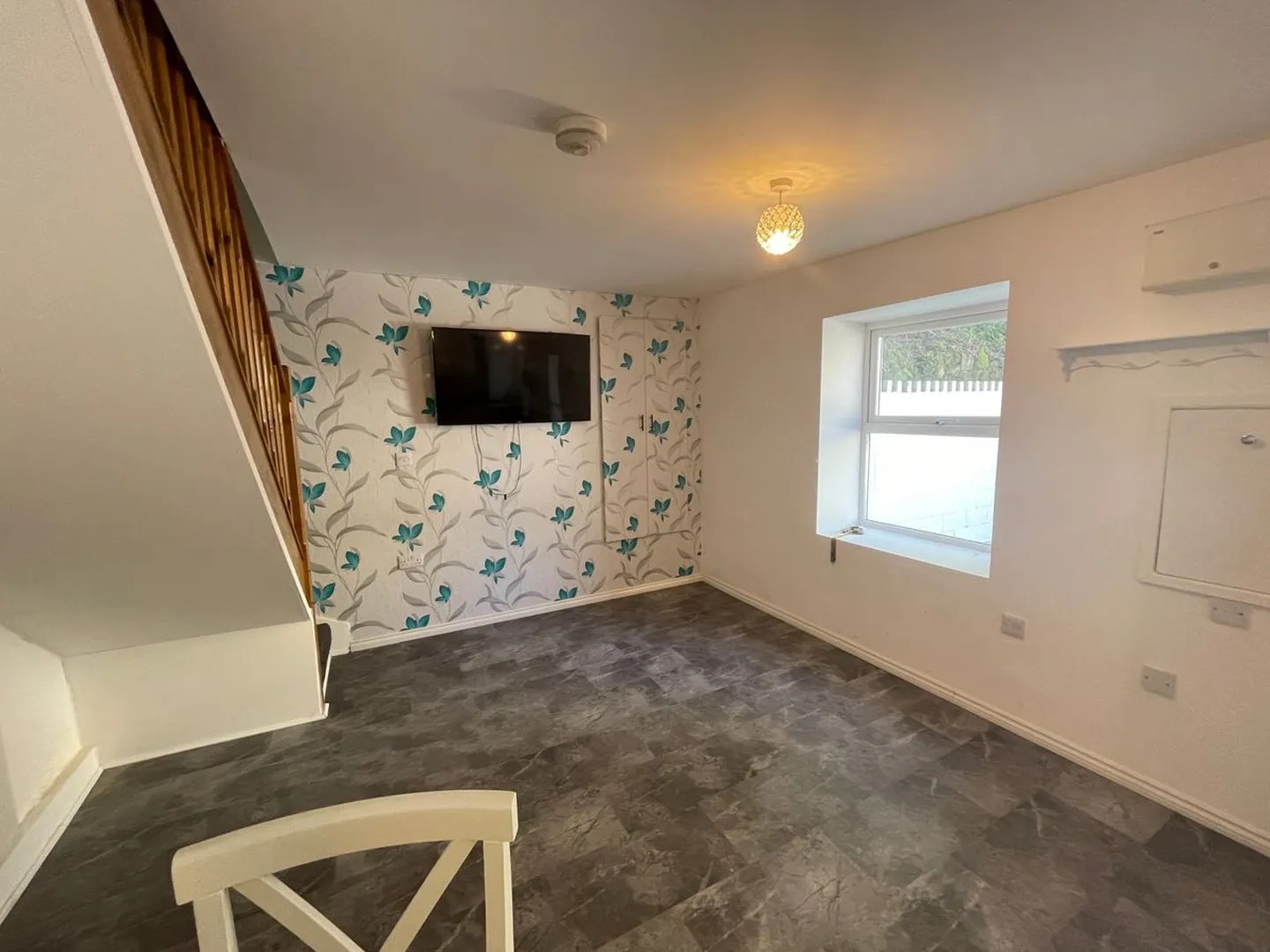 2-rooms-house-of-44m2-in-swansea-6a17e68db0fee