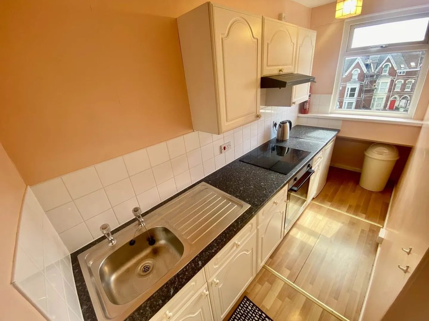 1-room-flat-of-31m2-in-swansea-6a17e1ddbe2db