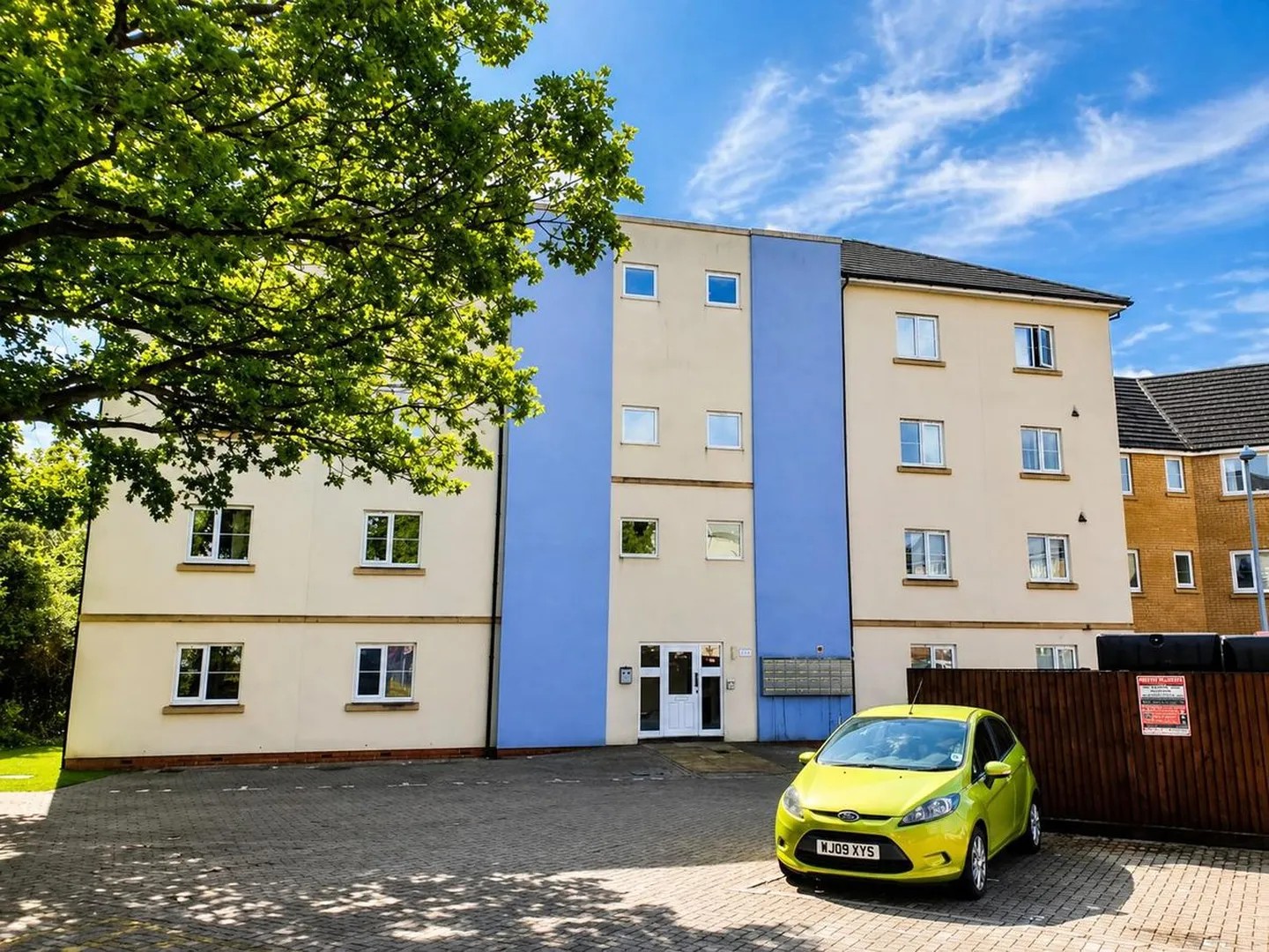 1-room-flat-of-3185m2-in-bristol-6a17df0e967fa