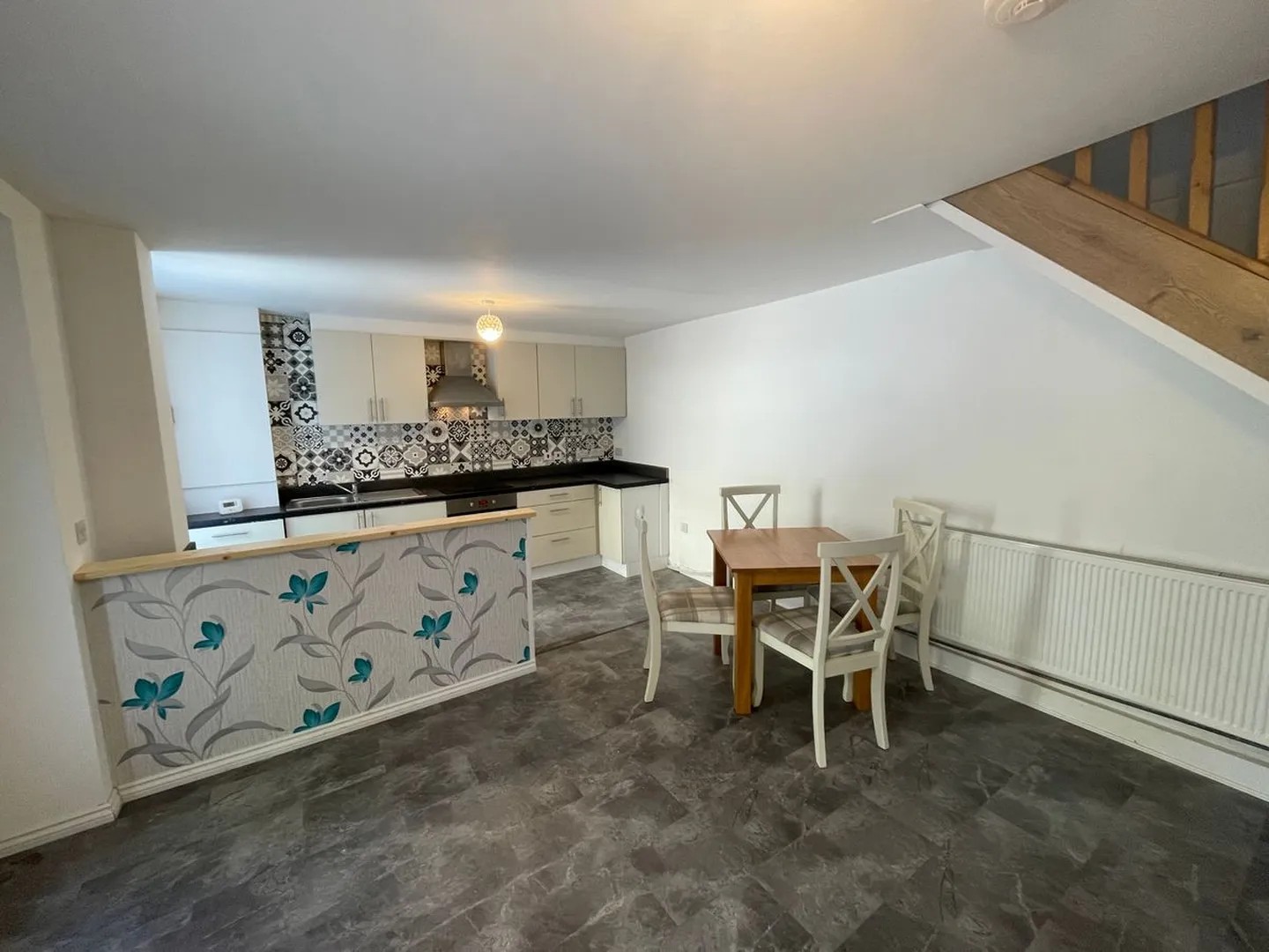 2-rooms-house-of-44m2-in-swansea-6a17e68db1487